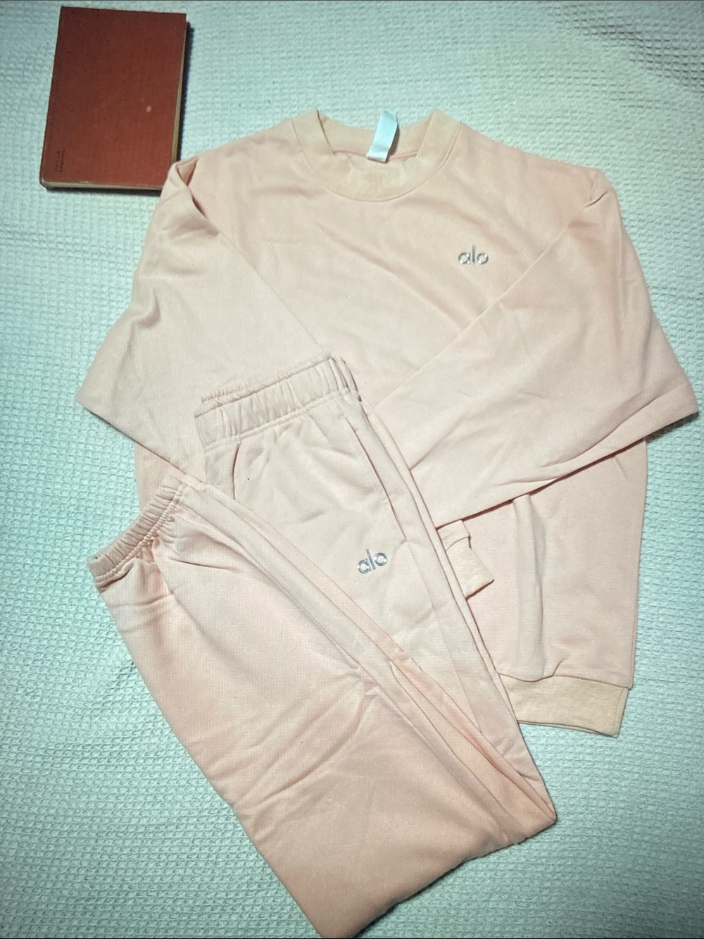 ALO Yoga Pale Pink Crewneck Sweatshirt & Joggers Set